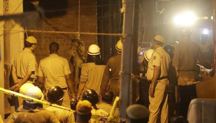 ഡല്‍ഹിയില്‍ കെട്ടിടം തകര്‍ന്നുവീണ് 2 പേര്‍ മരിച്ചു, 3 പേര്‍ക്ക് പരിക്ക്