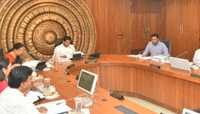 ആന്ധ്രാപ്രദേശിന് മൂന്ന് തലസ്ഥാനം അനുവദിക്കുന്ന ബില്ലിന് മന്ത്രിസഭയുടെ അംഗീകാരം
