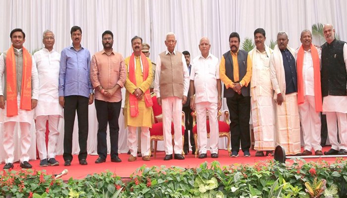 കർണാടകയിൽ പുതിയ പത്ത് മന്ത്രിമാർക്ക് തിങ്കളാഴ്ച വകുപ്പ് അനുവദിക്കും