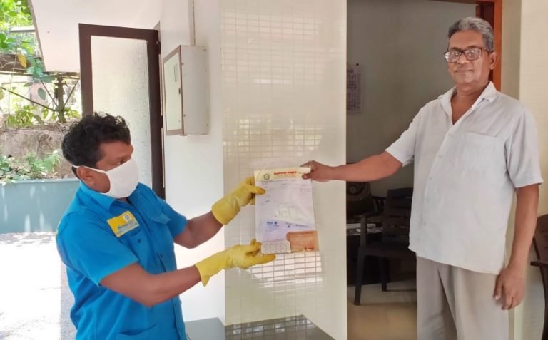 ഉജ്ജ്വലയ്‌ക്കൊപ്പം അവശ്യവസ്തുക്കള്‍വിതരണം ചെയ്ത് പാചകവാതക കമ്പനികള്‍