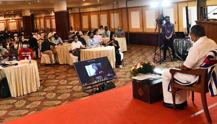 സ്റ്റാര്‍ട്ട്അപ്പുകളെ സഹായിക്കാന്‍ വെന്‍ച്വര്‍ കാപിറ്റല്‍ ഫണ്ട്: മുഖ്യമന്ത്രി