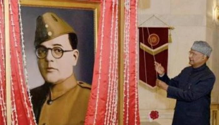 നേതാജിയുടെ ചിത്രത്തിന് പകരം രാഷ്ട്രപതി അനാച്ഛാദനം ചെയ്തത് ബംഗാളി നടന്റെ ചിത്രമെന്ന് ആക്ഷേപം