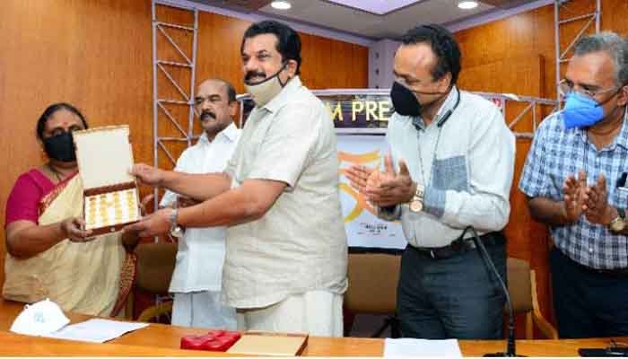 വ്യാപാരോത്സവം 2020: വിജയികള്‍ സമ്മാനമേറ്റുവാങ്ങി