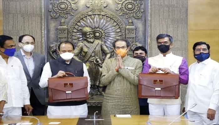 മഹാരാഷ്ട്ര ബജറ്റില്‍ പലിശയില്ലാതെ കര്‍ഷകര്‍ക്ക് മൂന്ന് ലക്ഷം വരെ വായ്പ