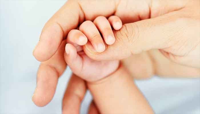 യുവതി കുളിമുറിയില്‍ പ്രസവിച്ചു