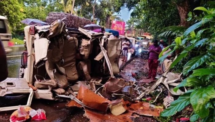 രാമനാട്ടുകര അപകടം: മരിച്ചവരുടെ വാഹനത്തില്‍ ഈത്തപ്പഴവും പാല്‍പ്പൊടിയും; ദുരൂഹതയേറുന്നു