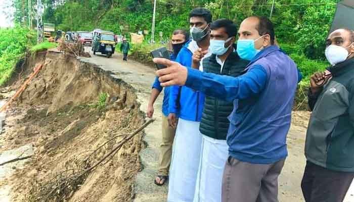 ഇടുക്കി: മഴ; പെരിയവരൈപാലത്തിന് സമീപം പാതയോരമിടിഞ്ഞു