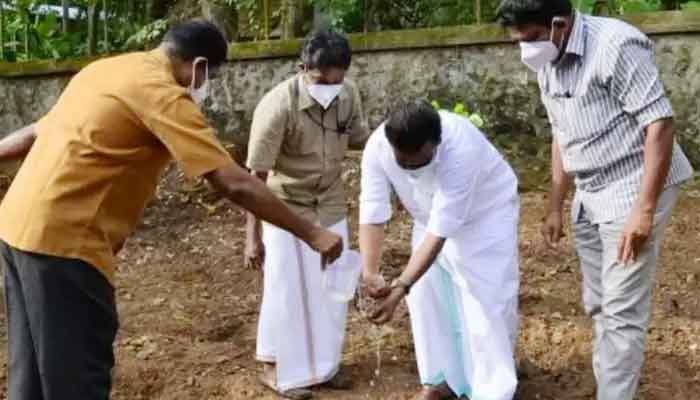 തിരുവനന്തപുരം: മന്ത്രി കെ. രാധാകൃഷ്ണൻ ഔദ്യോഗിക വസതിയിൽ കൃഷി ആരംഭിച്ചു