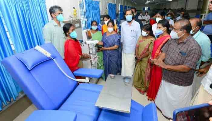 ജില്ലാ ആശുപത്രിയിലേക്ക് ഡയാലിസിസ് മെഷീനുകള്‍ നല്‍കി കൊല്ലം കോര്‍പ്പറേഷന്‍