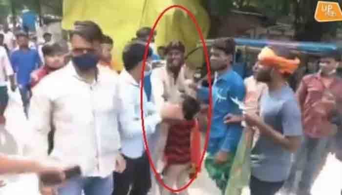 ജയ് ശ്രീറാം വിളിക്കാത്തതിന് പെണ്‍കുഞ്ഞിന്റെ മുന്നിലിട്ട് മുസ്‌ലിം യുവാവിന് ബജ്‌റംഗ്ദള്‍ പ്രവര്‍ത്തകരുടെ മര്‍ദ്ദനം