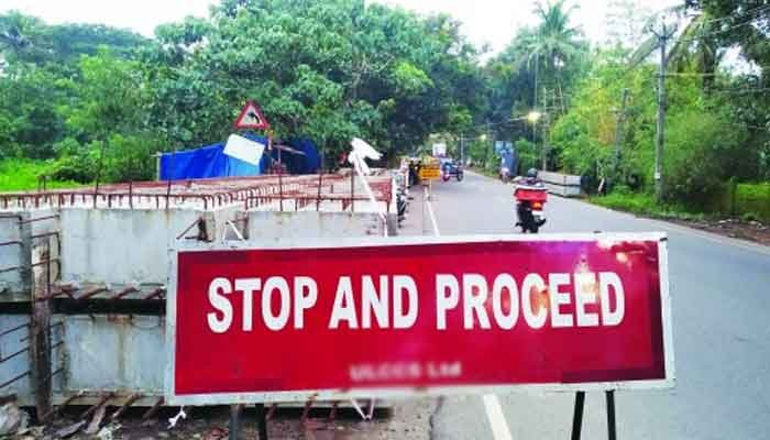ആലപ്പുഴ-ചങ്ങനാശ്ശേരി റോഡ് നിര്‍മ്മാണം; പള്ളാത്തുരുത്തി പടിഞ്ഞാറെ പാലം പൊളിച്ചു