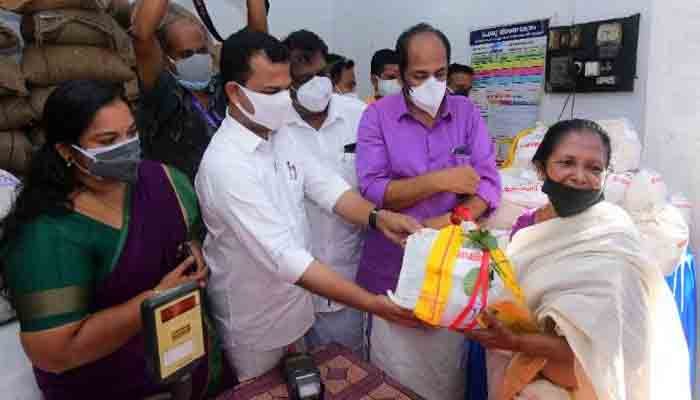 ഓണം സ്പെഷ്യല്‍ ഭക്ഷ്യകിറ്റ് വിതരണത്തിന് തുടക്കമായി