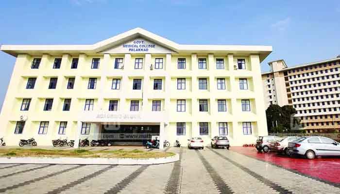 എറണാകുളം: പാലക്കാട് മെഡിക്കൽ കോളേജിൽ ഡയറക്ടർ: അപേക്ഷാ തീയതി നീട്ടി