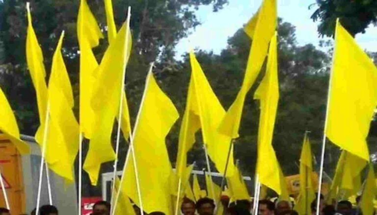 തോന്നക്കലിലെ സ്‌ത്രീശില്‍പ്പം ആശാന്റെ നായികാ സങ്കല്‍പ്പത്തെ അട്ടിമറിക്കുന്നതാണെന്ന്‌ എസ്‌എന്‍ഡിപി യോഗം