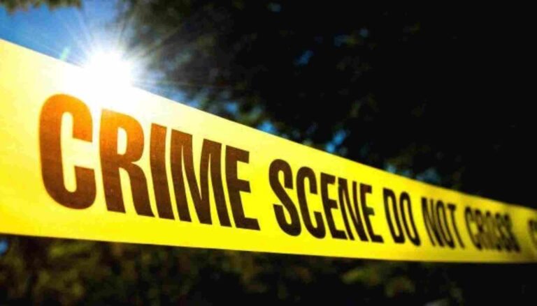 പുനര്‍ വിവാഹത്തിന്‌ ശ്രമിച്ചെന്ന്‌ ആരോപിച്ച്‌ അച്ഛന്‍ താമസിക്കുന്ന വീട്‌ മകന്‍ അടിച്ചു തകര്‍ത്തു