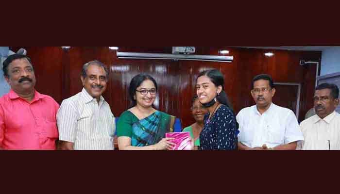 വിദ്യാര്‍ത്ഥികള്‍ മത്സരത്തില്‍ ആത്മാര്‍ത്ഥതയോടെ പങ്കെടുക്കണം : ജില്ലാ കളക്ടര്‍