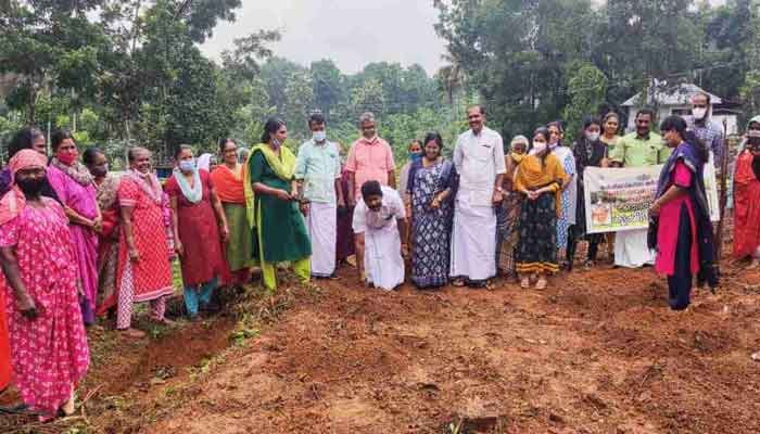 ഒരു പഞ്ചായത്തിൽ ഒരു കൃഷിയിടം: 5.75 ഏക്കർ ഭൂമിയിൽ കൃഷി ആരംഭിച്ച് മുളന്തുരുത്തി ബ്ലോക്ക്