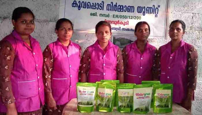 കൂവപ്പൊടിയിൽ വിജയഗാഥ തീർത്ത് പിണവൂർകുടിയിലെ കുടുംബശ്രീ വനിതകൾ