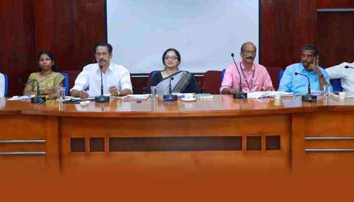 തെരുവുനായ പ്രശ്നം: വാക്സിനേഷന്‍ ഉള്‍പ്പെടെ സമയബന്ധിതമായി പൂര്‍ത്തിയാക്കും: ജില്ലാ പഞ്ചായത്ത് പ്രസിഡന്റ്