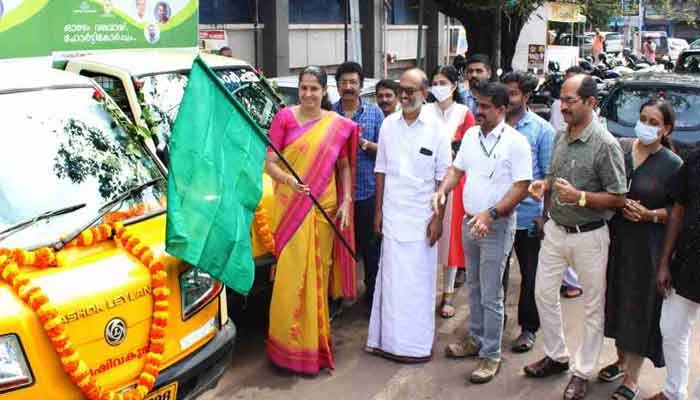 ഓണസദ്യക്ക് പച്ചക്കറി: സഞ്ചരിക്കുന്ന ഹോർട്ടി സ്റ്റോറുകൾ യാത്ര തുടങ്ങി